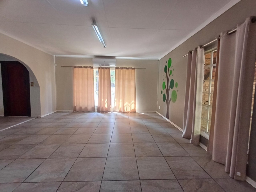 4 Bedroom Property for Sale in Flamwood North West